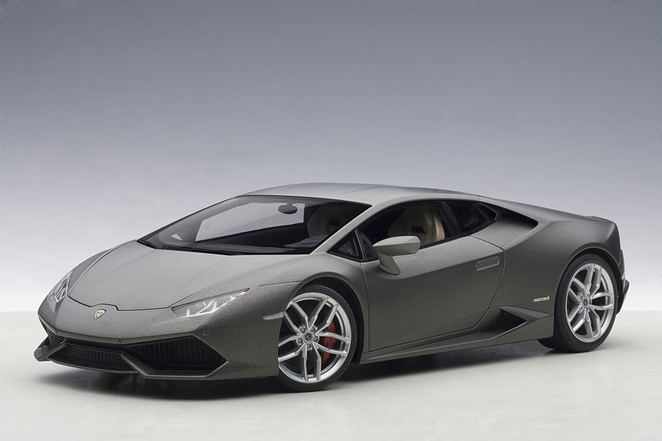 74606 AUTOart Lamborghini Huracan LP610-4 2014 Matt Grey 1:18