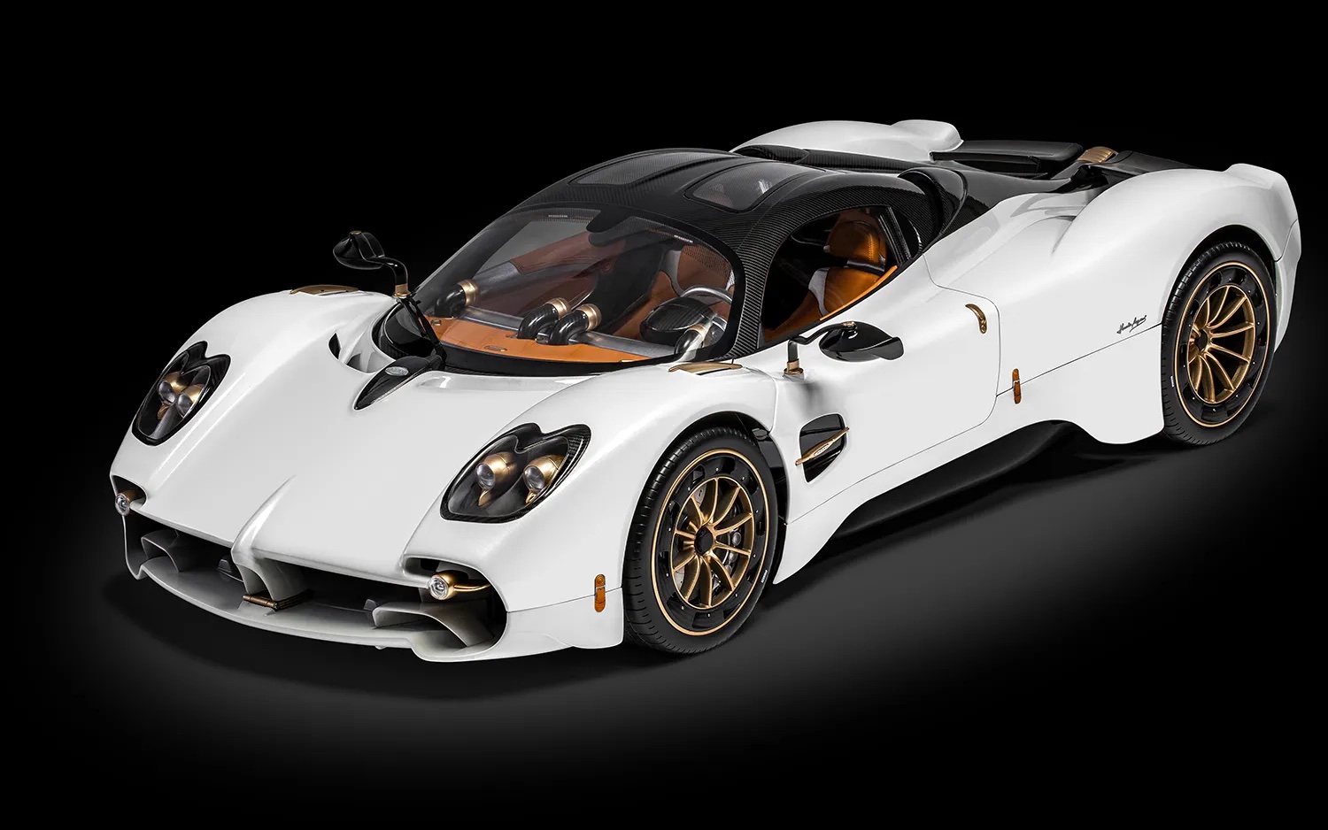 HK123 Pocher Pagani Utopia Coupe Bianco Perla Kit 1:8