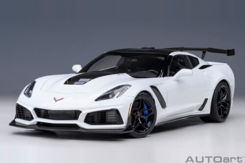 71270 AUTOart Chevrolet Corvette C7 ZR1 Arctic White 1:18