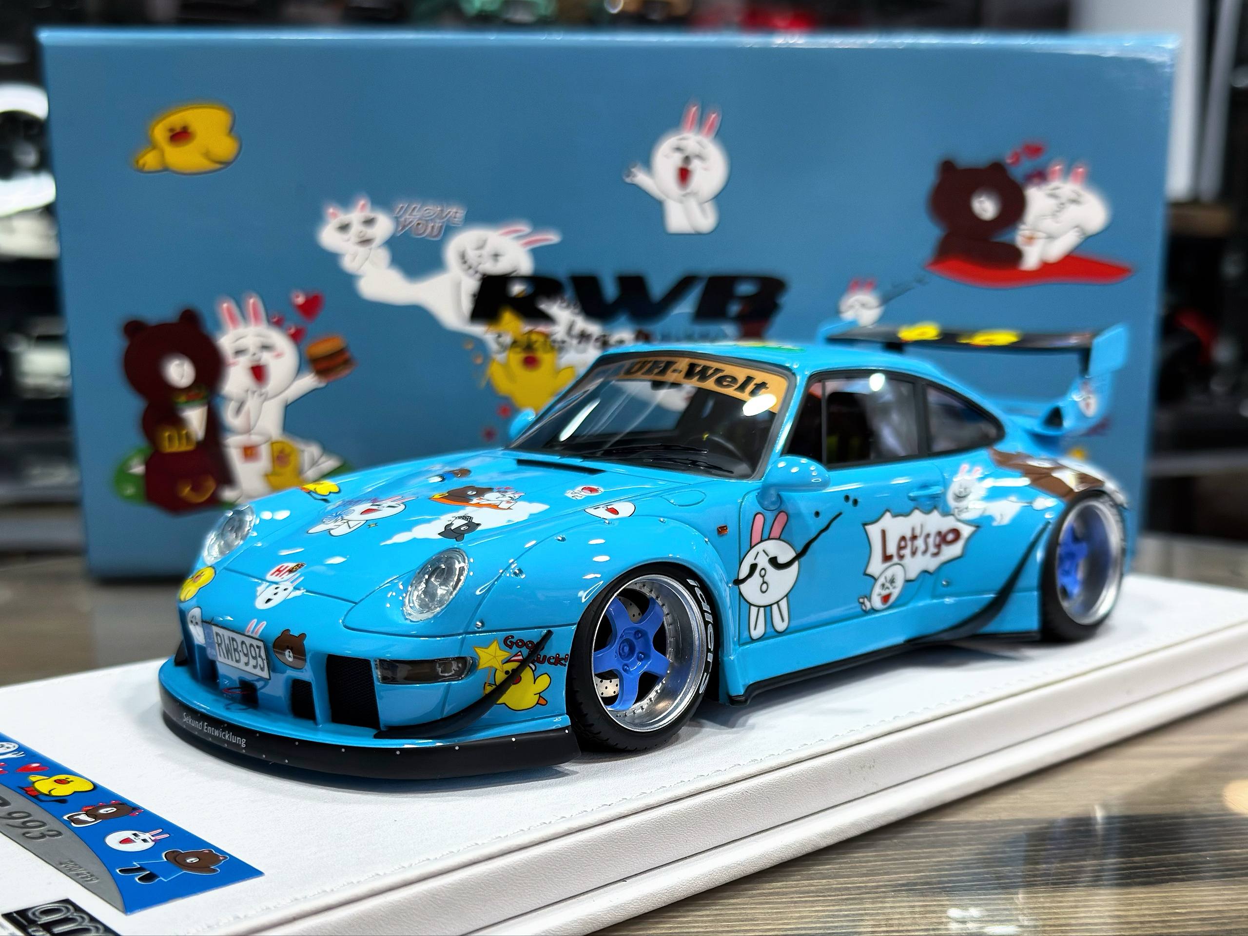VIP Models Porsche 911 (993) RWB Line Friends 1:18