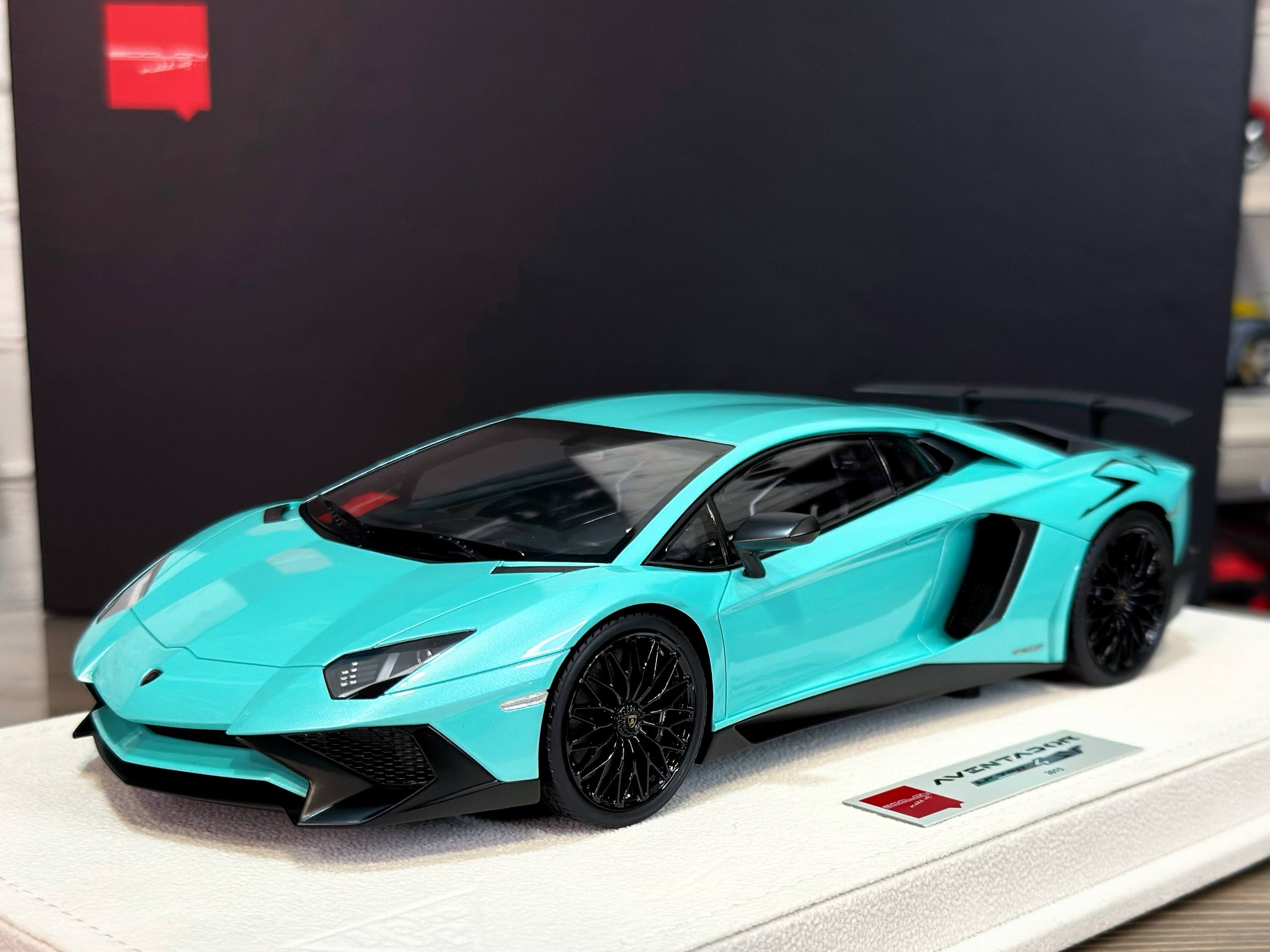 EML005D Make Up Lamborghini Aventador LP750-4 SV 2015 Pearl Mint Green 1:18