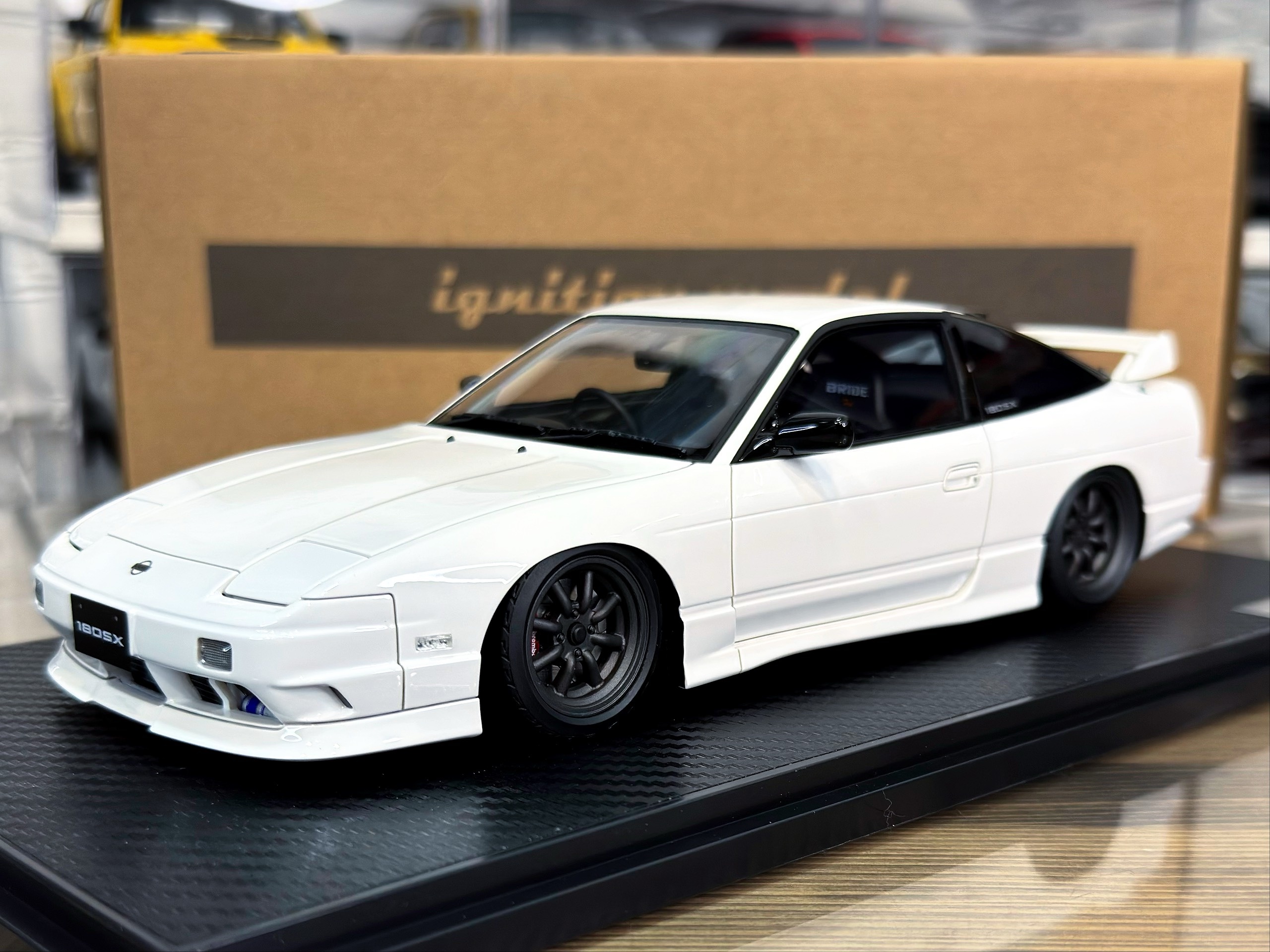 IG3760 Ignition Model Nissan 180SX TYPE X (RPS13) White 1:18