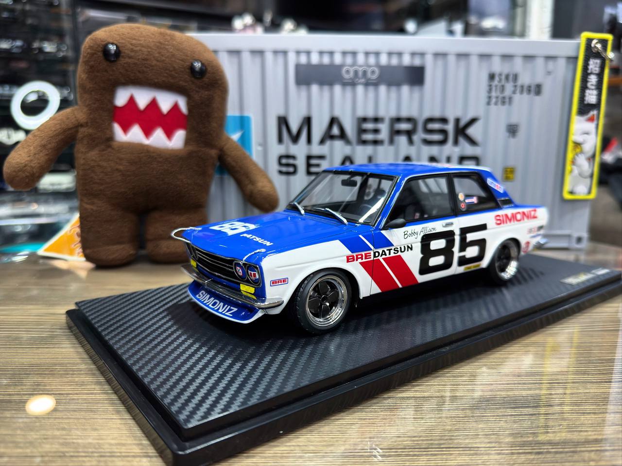 IG3309 Ignition Model Datsun Bluebird (510) White/Blue #85 1:18