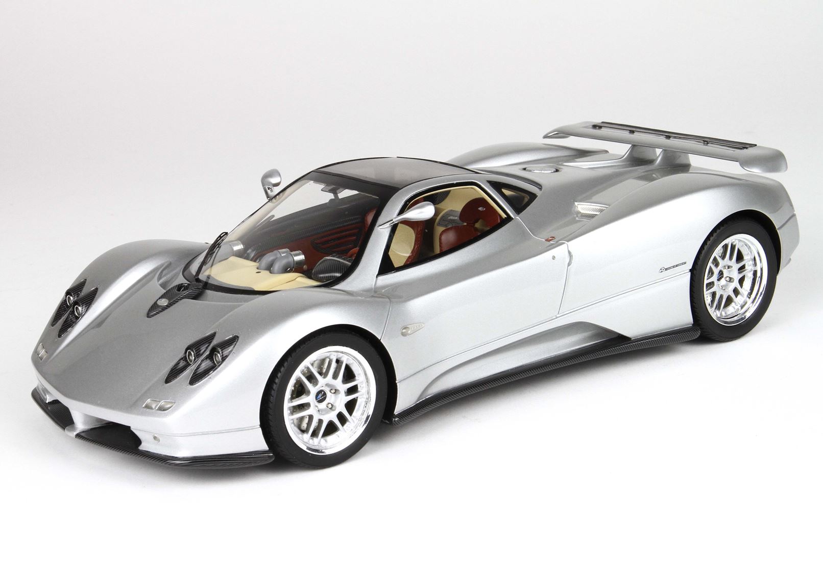P18170A BBR Models Pagani Zonda C12 001 1999 Silver 1:18