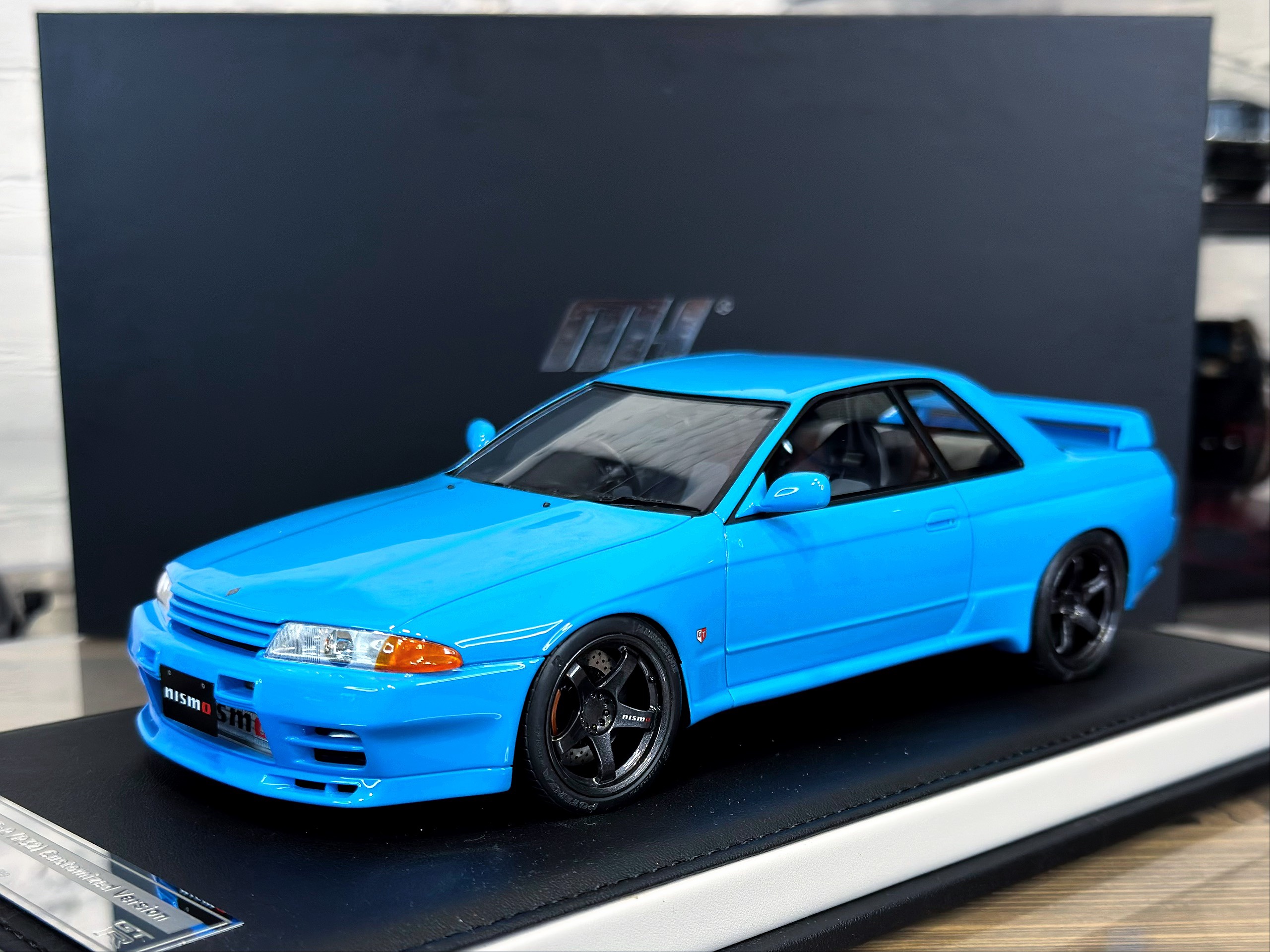 MH029CB Motorhelix Nissan Skyline GT-R R32 Customized Version Cyan Blue 1:18